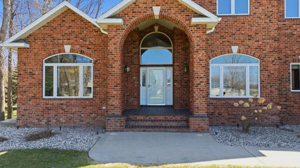 $979,000 | 106 50th Avenue East, West Fargo, ND 58078