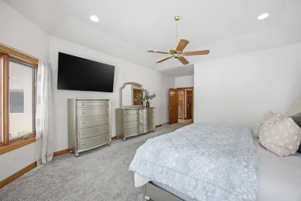 $979,000 | 106 50th Avenue East, West Fargo, ND 58078