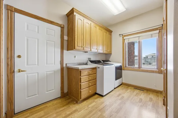 $979,000 | 106 50th Avenue East, West Fargo, ND 58078