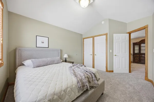 $979,000 | 106 50th Avenue East, West Fargo, ND 58078