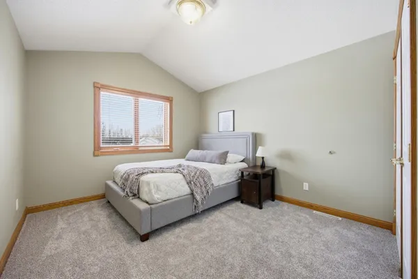$979,000 | 106 50th Avenue East, West Fargo, ND 58078