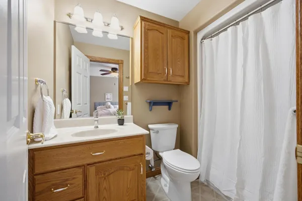 $979,000 | 106 50th Avenue East, West Fargo, ND 58078