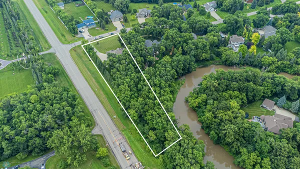 $979,000 | 106 50th Avenue East, West Fargo, ND 58078