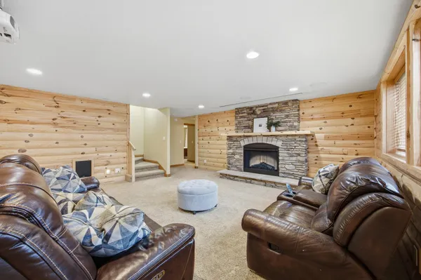 $979,000 | 106 50th Avenue East, West Fargo, ND 58078