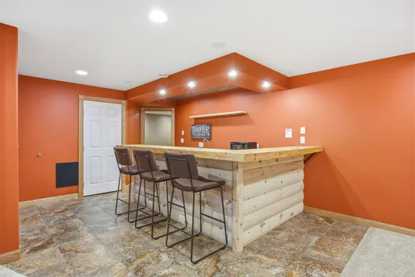 $979,000 | 106 50th Avenue East, West Fargo, ND 58078