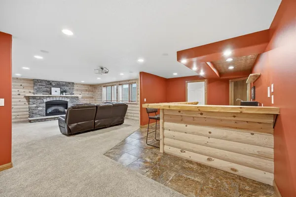 $979,000 | 106 50th Avenue East, West Fargo, ND 58078