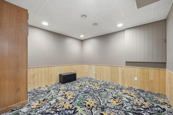 $979,000 | 106 50th Avenue East, West Fargo, ND 58078