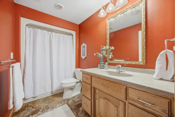 $979,000 | 106 50th Avenue East, West Fargo, ND 58078