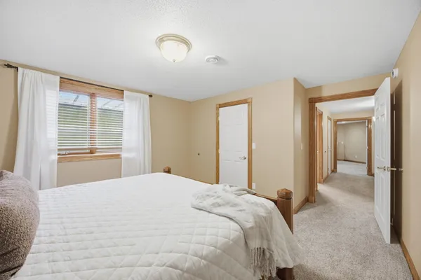 $979,000 | 106 50th Avenue East, West Fargo, ND 58078