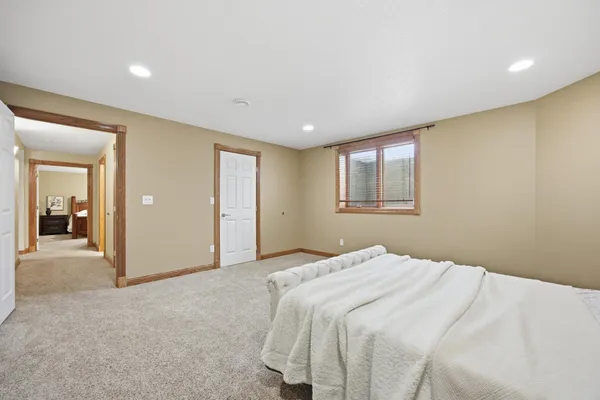 $979,000 | 106 50th Avenue East, West Fargo, ND 58078