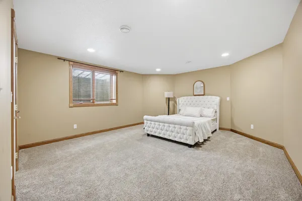 $979,000 | 106 50th Avenue East, West Fargo, ND 58078