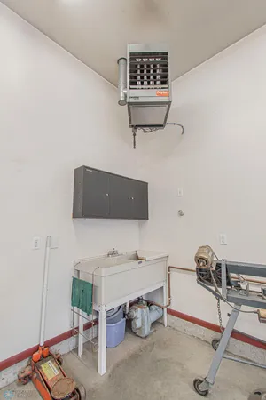 $979,000 | 106 50th Avenue East, West Fargo, ND 58078