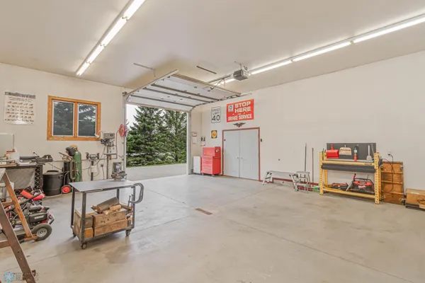 $979,000 | 106 50th Avenue East, West Fargo, ND 58078