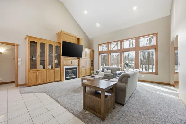$979,000 | 106 50th Avenue East, West Fargo, ND 58078