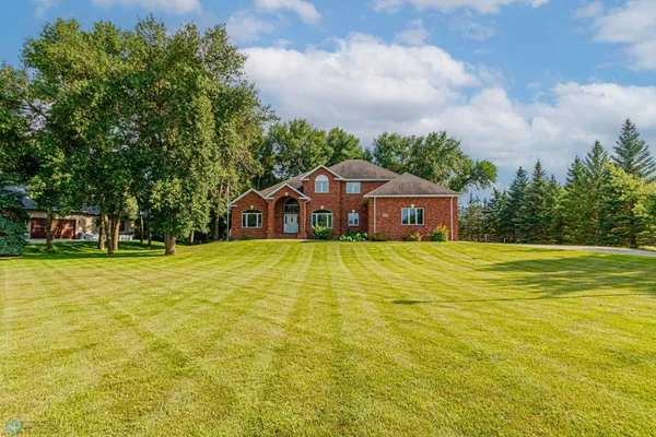 $979,000 | 106 50th Avenue East, West Fargo, ND 58078