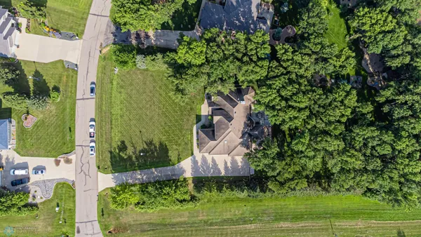 $979,000 | 106 50th Avenue East, West Fargo, ND 58078