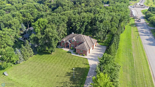 $979,000 | 106 50th Avenue East, West Fargo, ND 58078