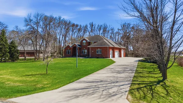 $979,000 | 106 50th Avenue East, West Fargo, ND 58078