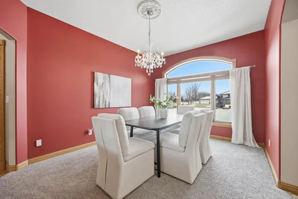 $979,000 | 106 50th Avenue East, West Fargo, ND 58078