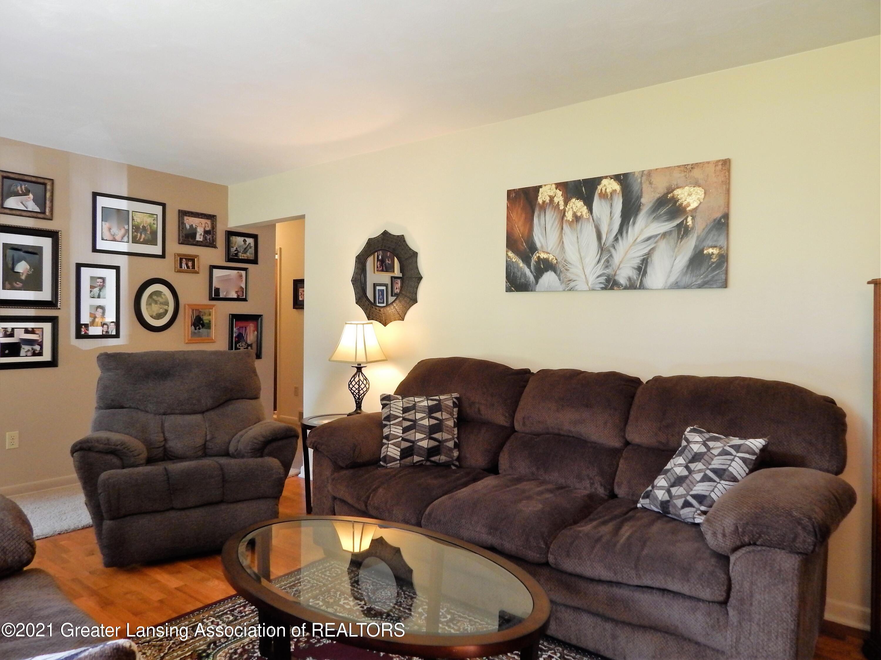 13330 Wood Road Bath, MI 48808 - Photo 15 of 44 LIVING ROOM