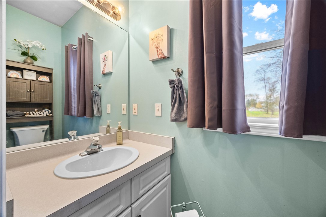 262 Totem Trail Irondequoit, NY 14617 - Photo 13 of 36