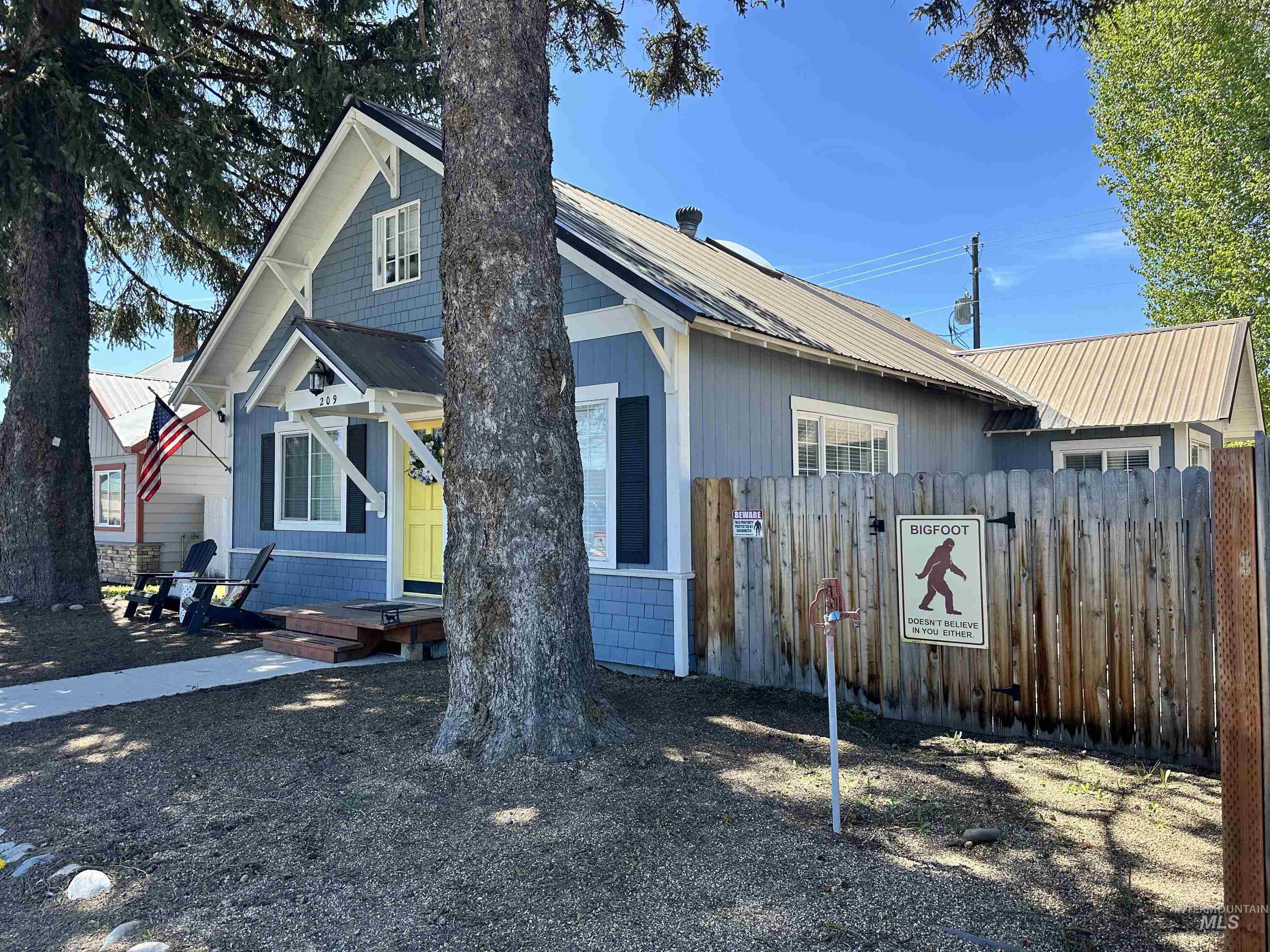 209 South Front Street Cascade, ID 83611 - Photo 2 of 39