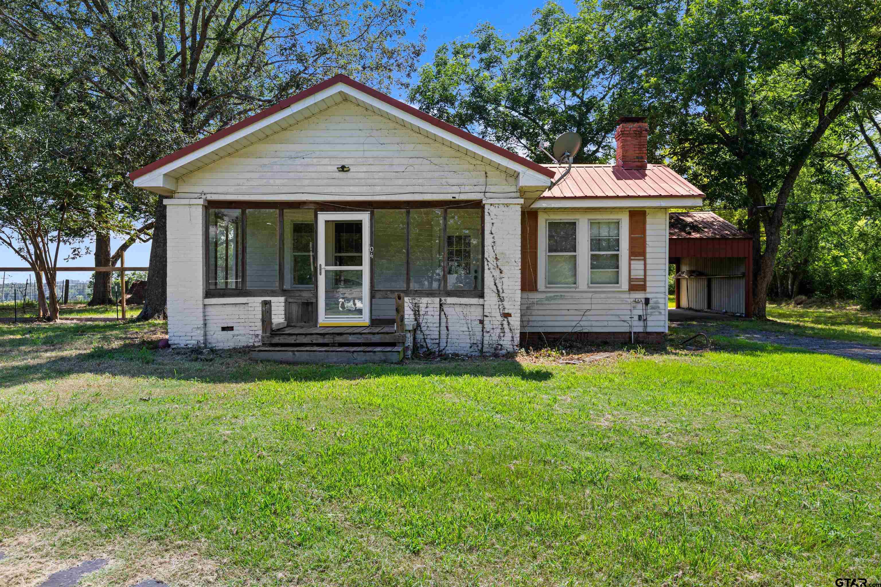 304 Daingerfield Street Naples, TX 75568 - Photo 8 of 38