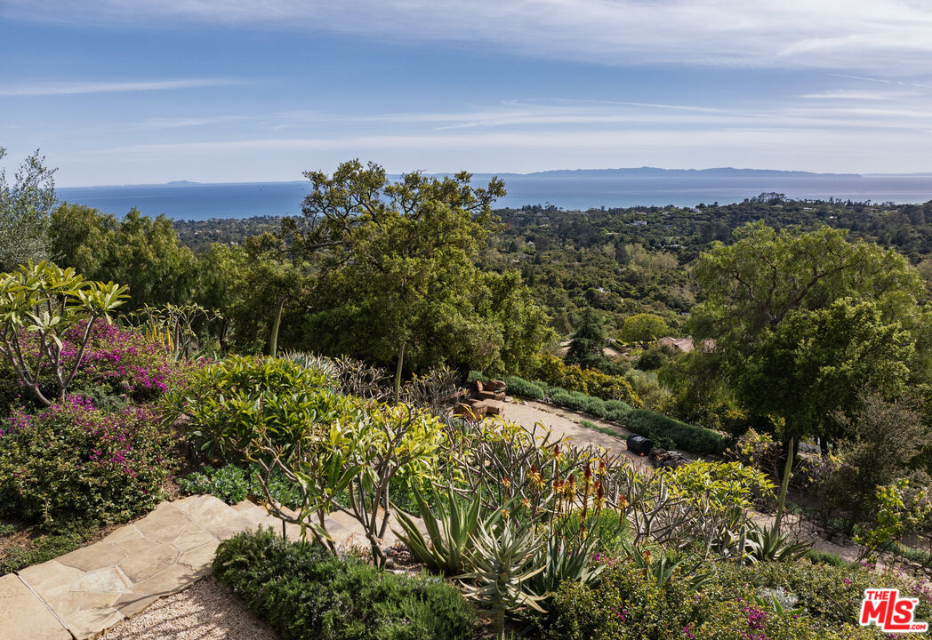 1140 East Mountain Drive Santa Barbara, CA 93108 - Photo 40 of 42 a view of a city