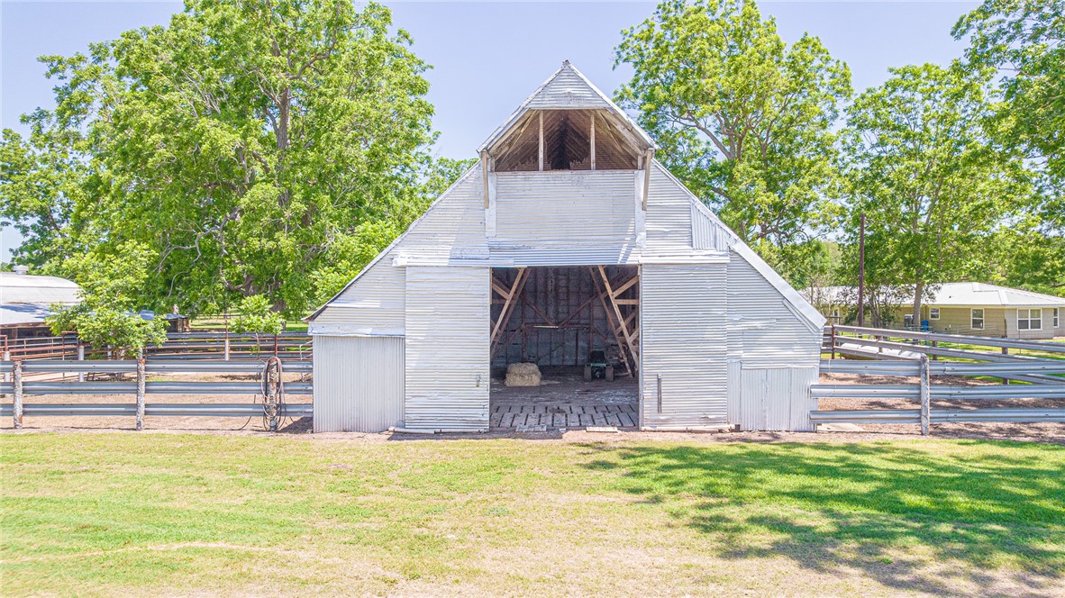 7654 County Road 121 Wharton, TX 77488 - Photo 31 of 47