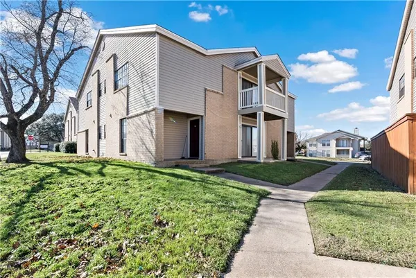 $1,000 | 1112 Autumn Circle, Unit D, College Station, TX 77840