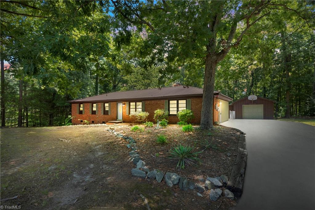 3622 Lower Lake Road Thomasville, NC 27360 - Photo 2 of 28