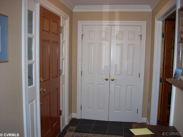 1010 Foxcroft Road Henrico, VA 23229 - Photo 5 of 12 Foyer