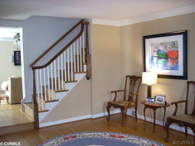 1010 Foxcroft Road Henrico, VA 23229 - Photo 6 of 12 Living Room
