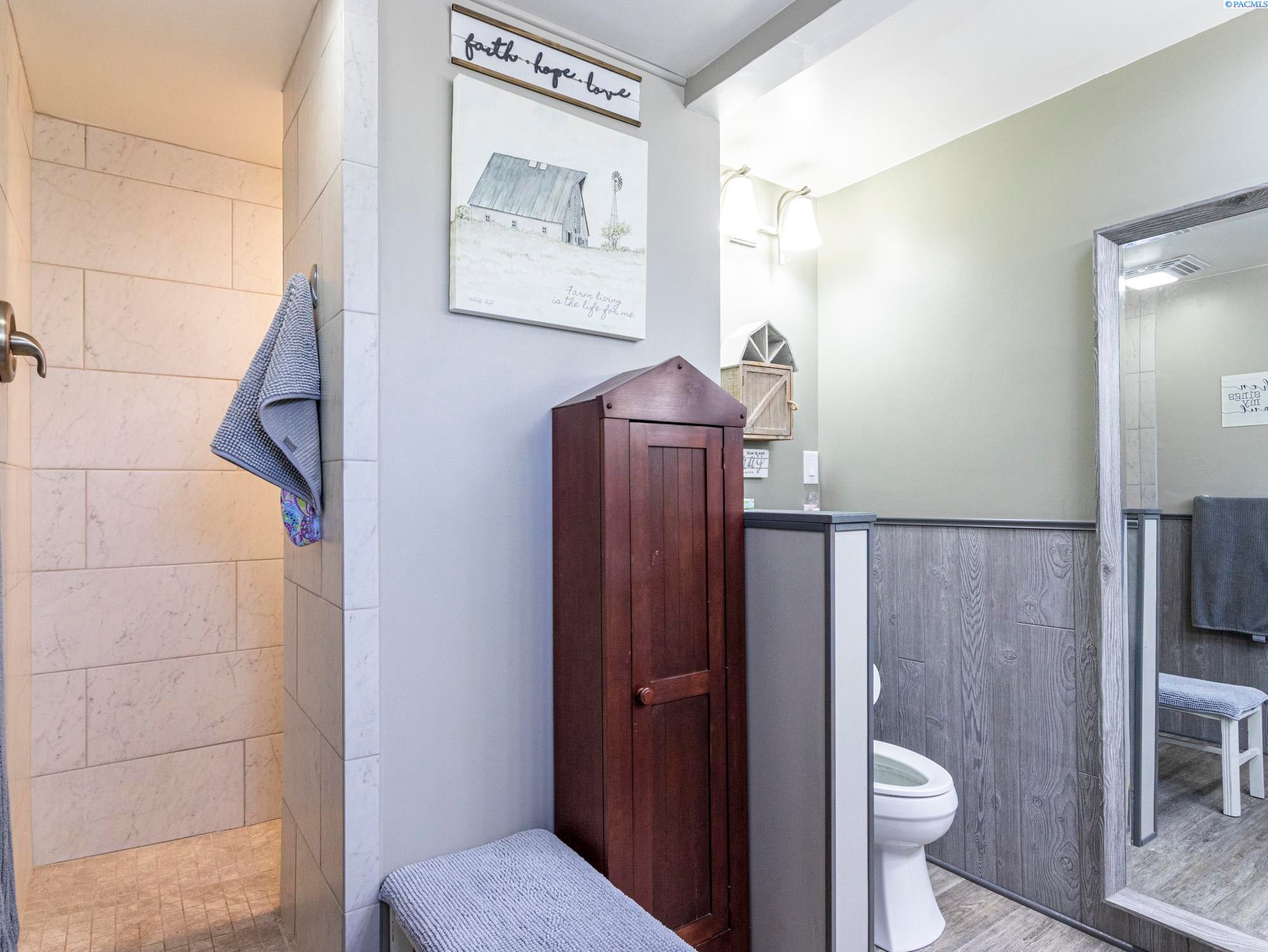 212705 East Bowles Road Kennewick, WA 99337 - Photo 13 of 29 Gallery Image 13