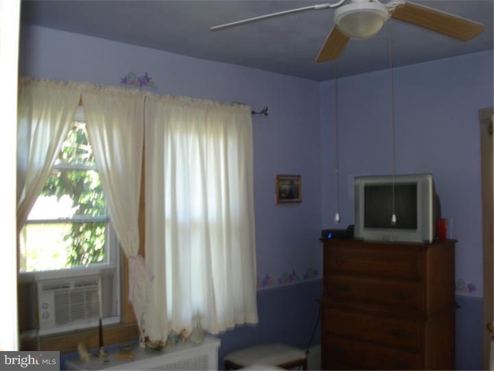 249 Almonesson Road Blackwood, NJ 08012 - Photo 15 of 22 Bedroom 4