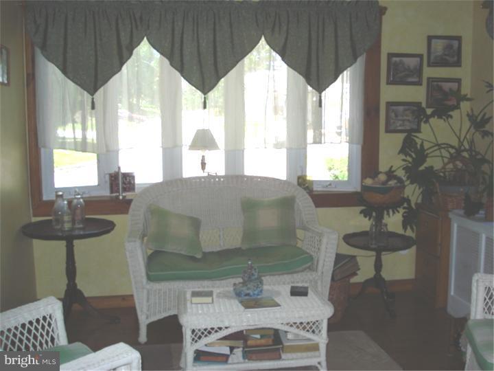 249 Almonesson Road Blackwood, NJ 08012 - Photo 8 of 22 Living Room