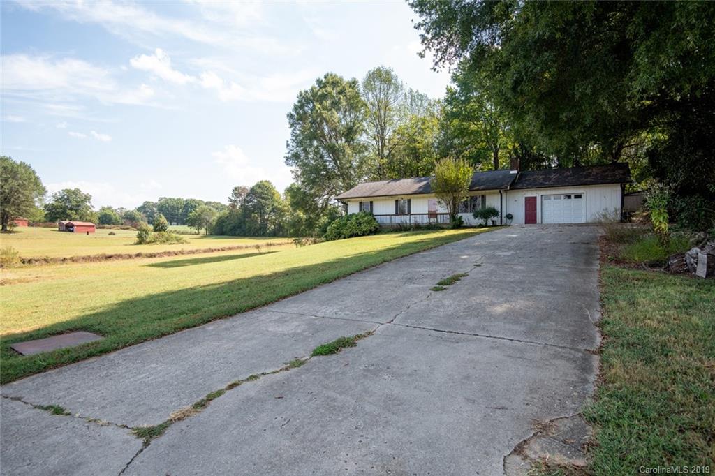 5450 Springs Road Conover, NC 28613 - Photo 2 of 17 Gallery Image 2