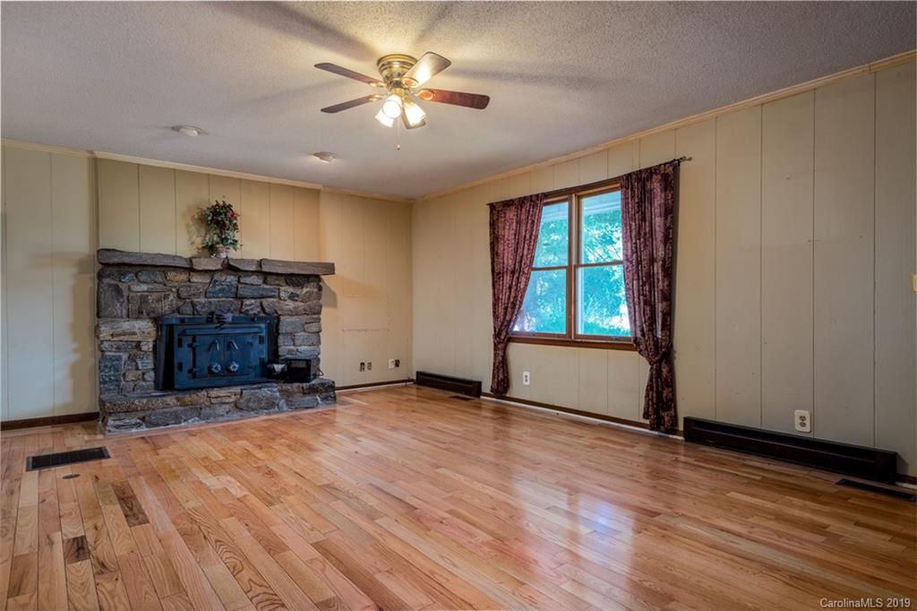5450 Springs Road Conover, NC 28613 - Photo 3 of 17 Gallery Image 3