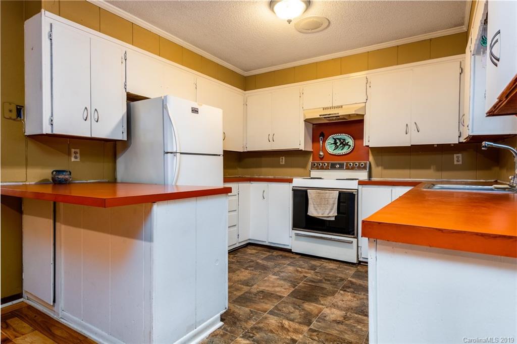 5450 Springs Road Conover, NC 28613 - Photo 5 of 17 Gallery Image 5