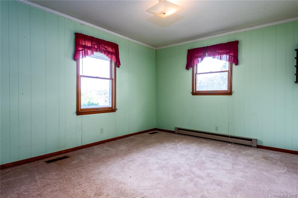 5450 Springs Road Conover, NC 28613 - Photo 6 of 17 Gallery Image 6