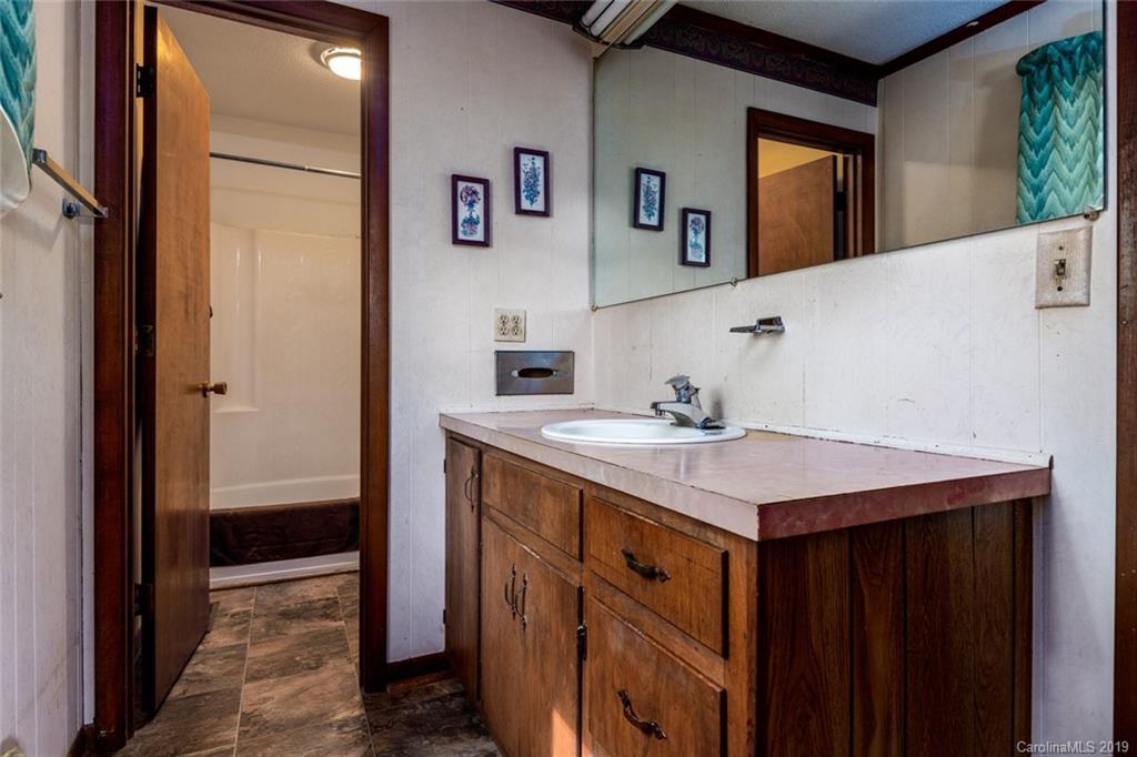 5450 Springs Road Conover, NC 28613 - Photo 7 of 17 Gallery Image 7