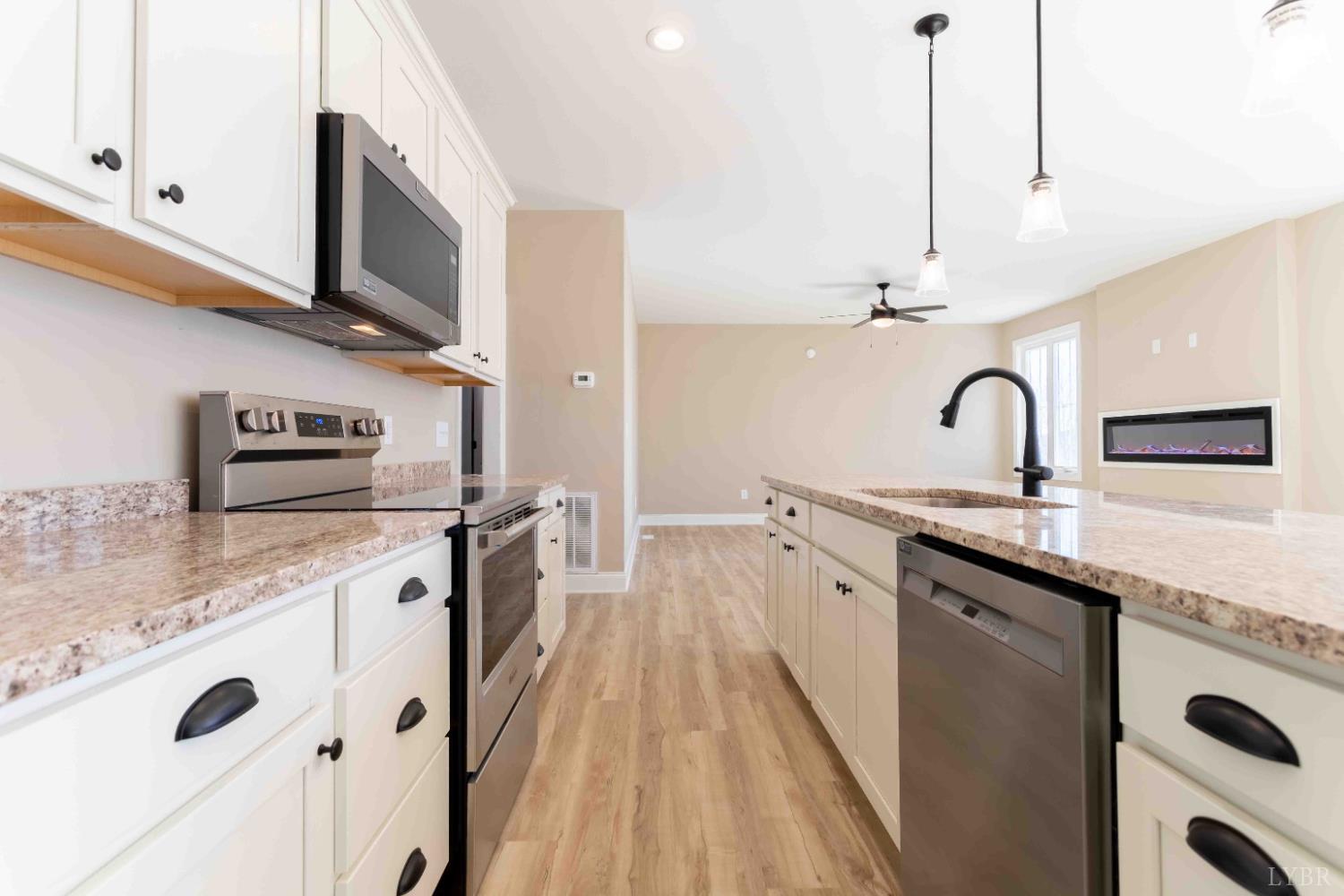 1115 Thornblade Way Blue Ridge, VA 24064 - Photo 5 of 14