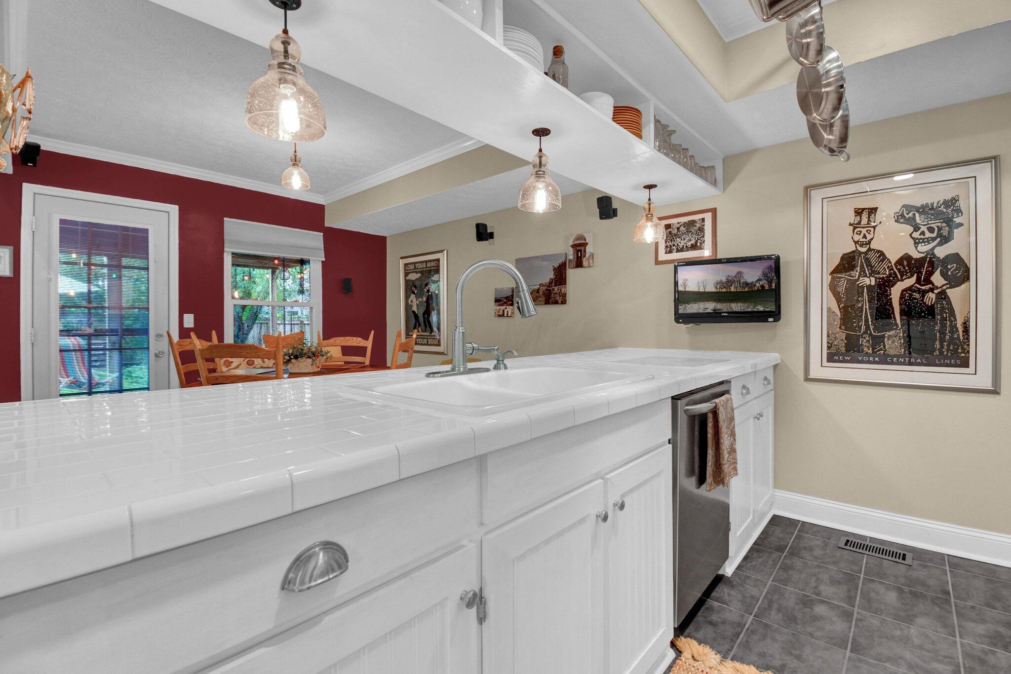 168 Ravine Ridge Drive South Powell, OH 43065 - Photo 11 of 35 Kitchen with updated cabinets