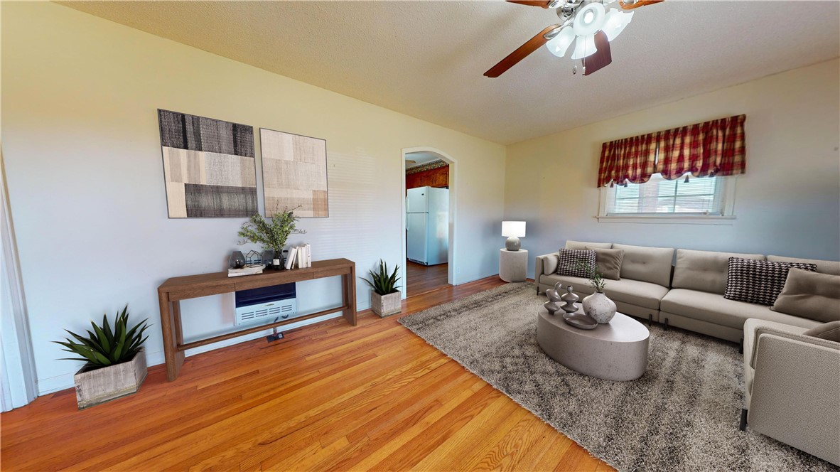 102 Torrington Road Walhalla, SC 29691 - Photo 3 of 25 *virtually staged living room*