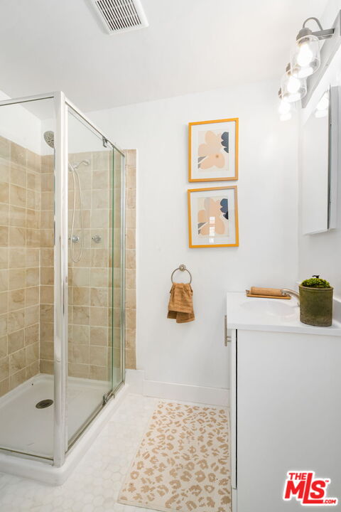 3340 Cardiff Avenue Los Angeles, CA 90034 - Photo 33 of 49