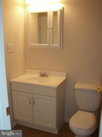 43 Morning Court Rosedale, MD 21237 - Photo 2 of 13 Bath