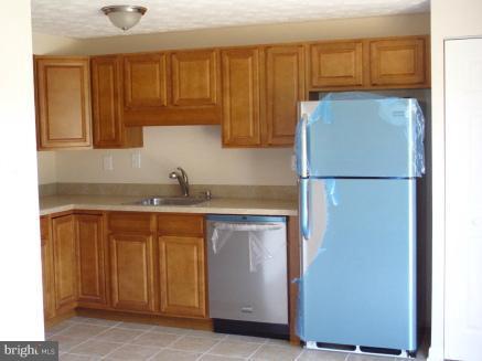 43 Morning Court Rosedale, MD 21237 - Photo 4 of 13 Kitchen-new stainless steel appliances