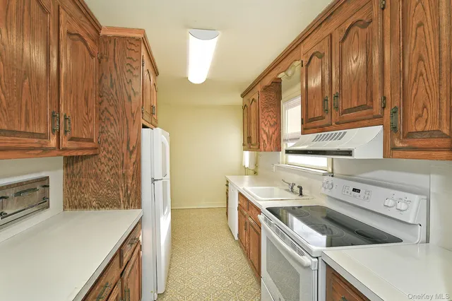 $559,000 | 32 Horton Drive, Huntington, NY 11746