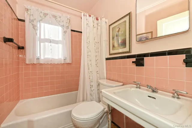 $559,000 | 32 Horton Drive, Huntington, NY 11746