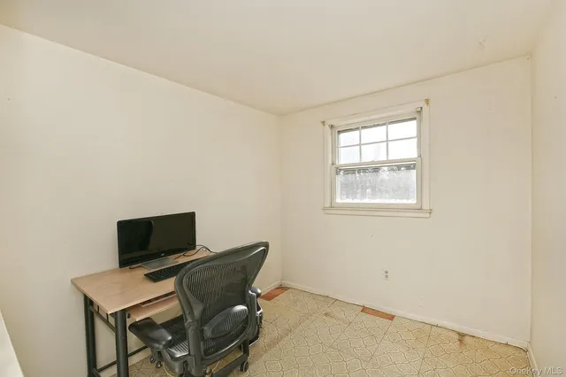 $559,000 | 32 Horton Drive, Huntington, NY 11746